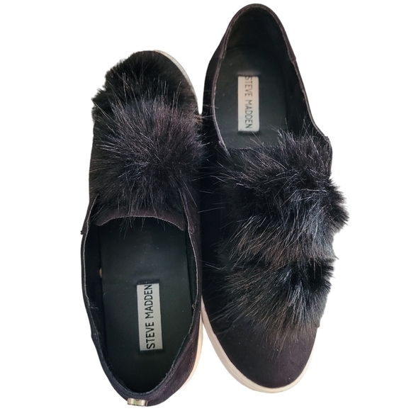 Steve Madden Bryanne pom pom slip-on shoes- 9.5 - Picture 2 of 10